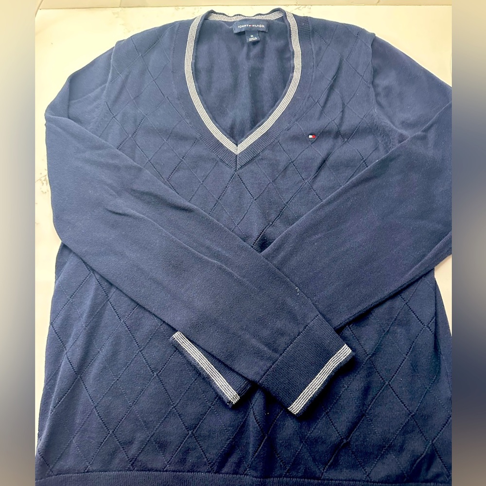 Tommy sweater size medium navy blue